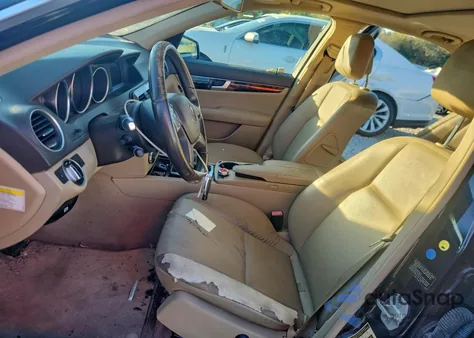 2014 Mercedes-Benz C 250 from USA, damaged, VIN WDDGF4HBXER305525